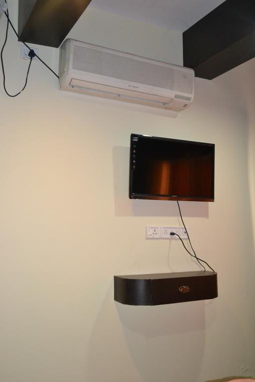 Hotel Kings Gateway バンガロール 部屋 写真