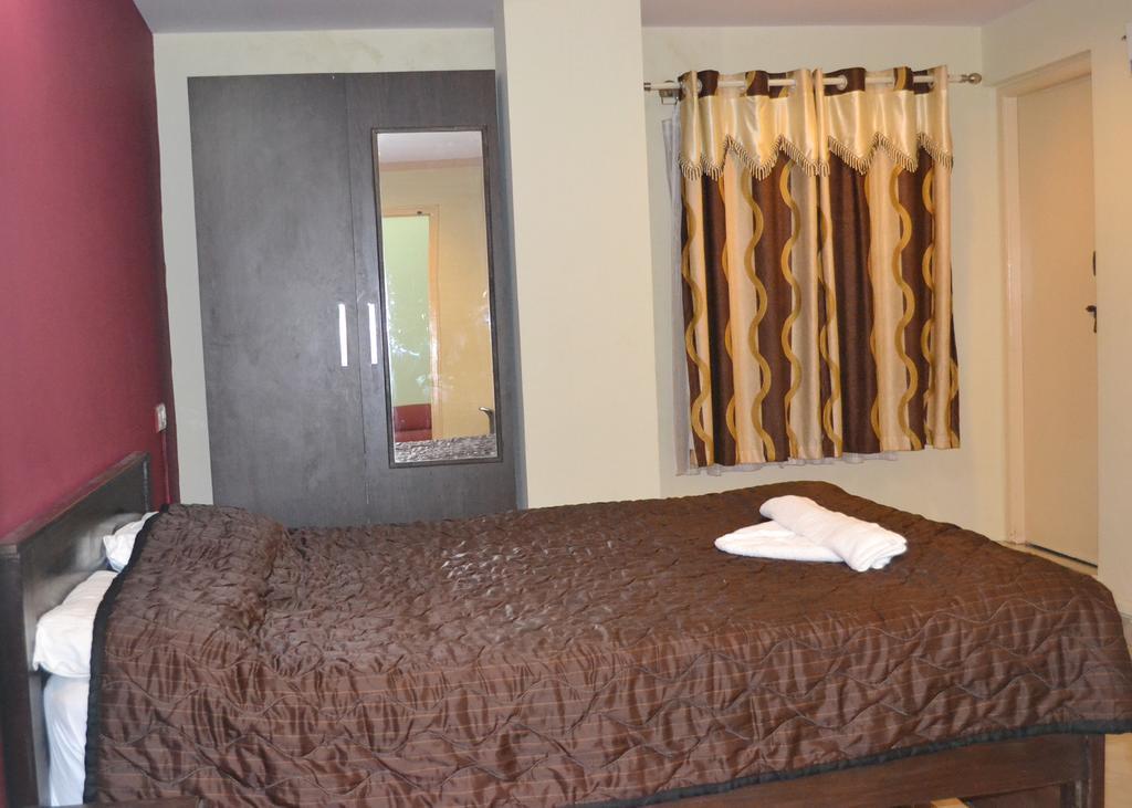 Hotel Kings Gateway バンガロール 部屋 写真