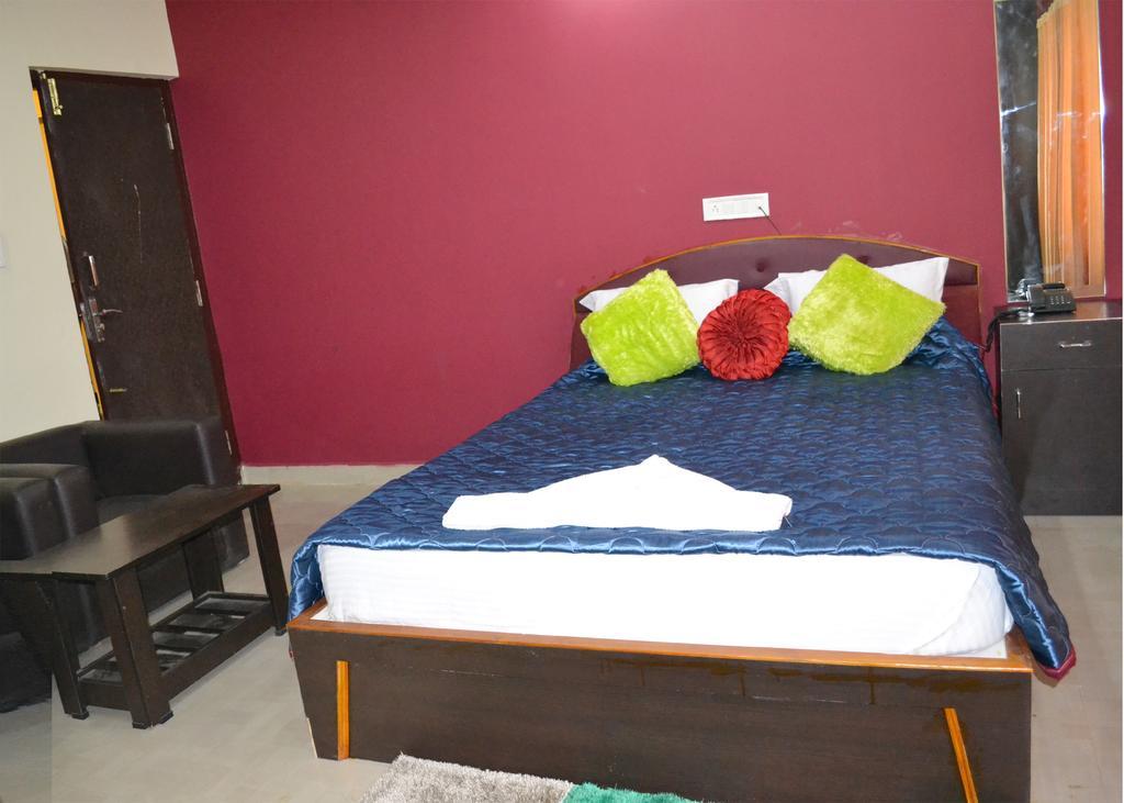 Hotel Kings Gateway バンガロール 部屋 写真
